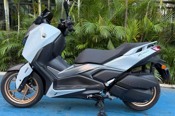 YAMAHA XMAX 300 CONNECTED ABS YAMAHA XMAX 300 CONNECTED ABS